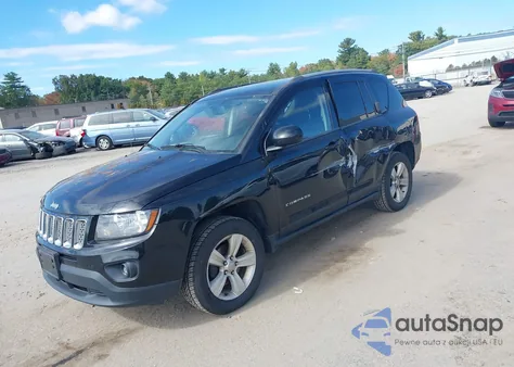 2016 Jeep Compass Latitude z USA, uszkodzony, nr VIN 1C4NJDEBXGD759116